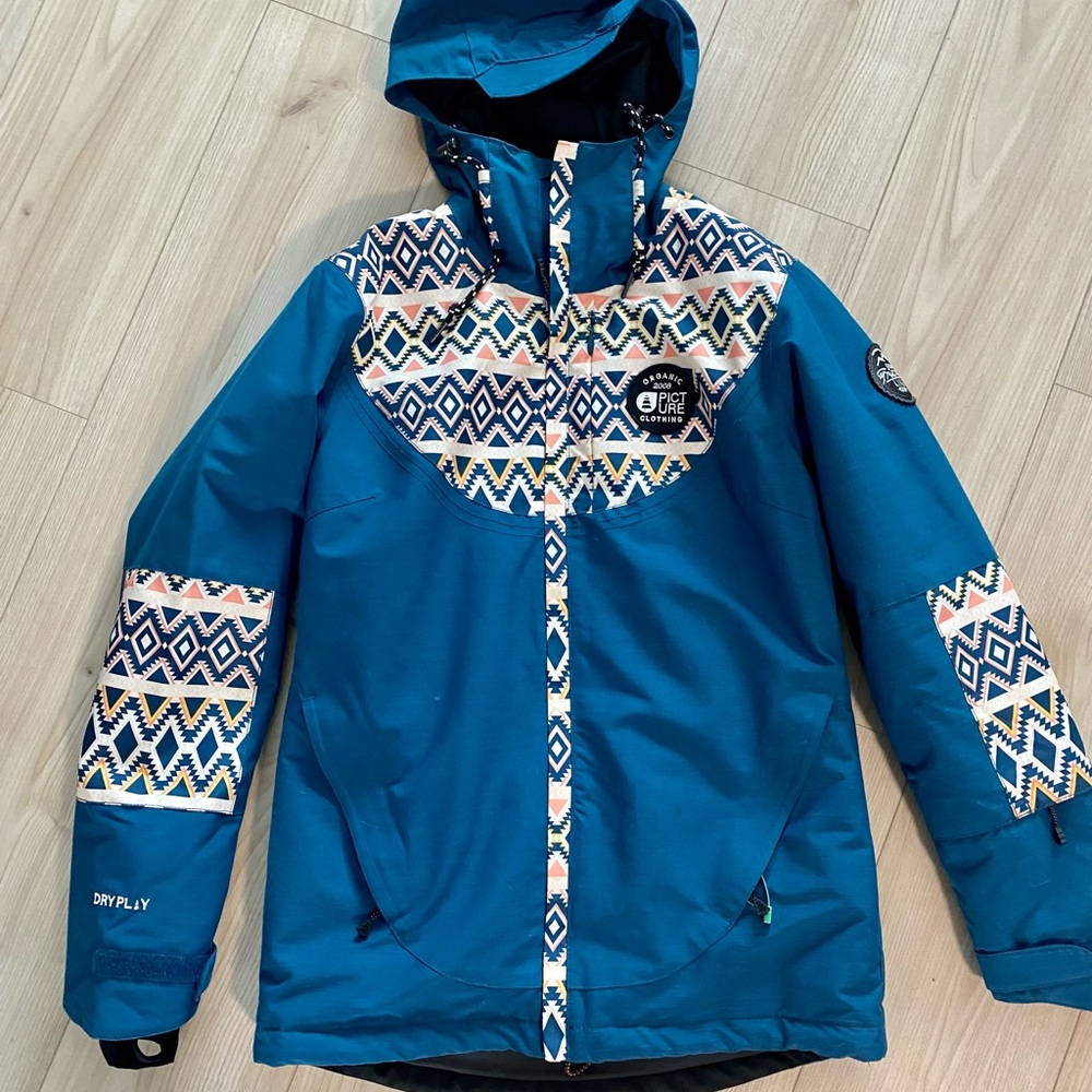 Women’s M ski coat. Worn -great condition. Insulated shell. Thermal dry system.